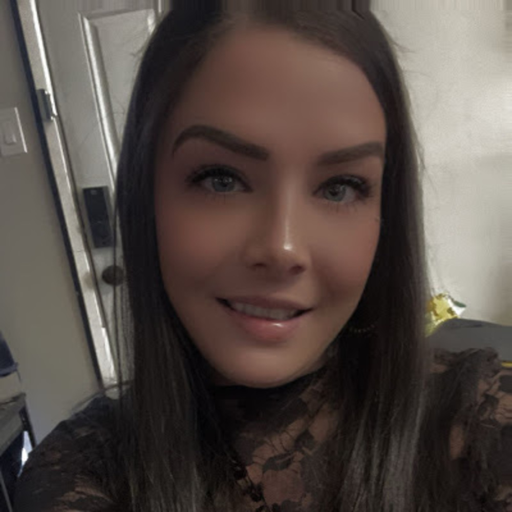 Meet your Posher, Holly